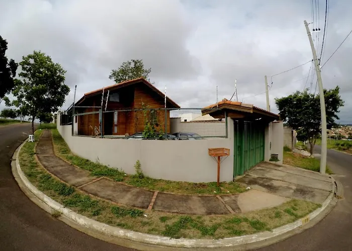 Casa Em Brotas Com Piscina E Churrasqueira