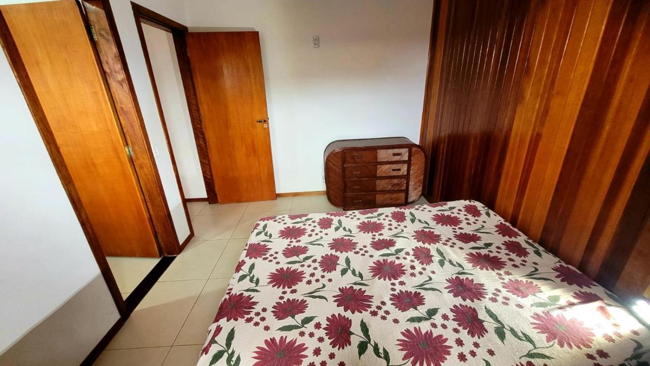 Casa Em Com Piscina E Churrasqueira